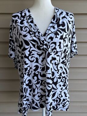 •Worthington• Stretch Black/White Scroll Print Surplice Blouse - Size 3X